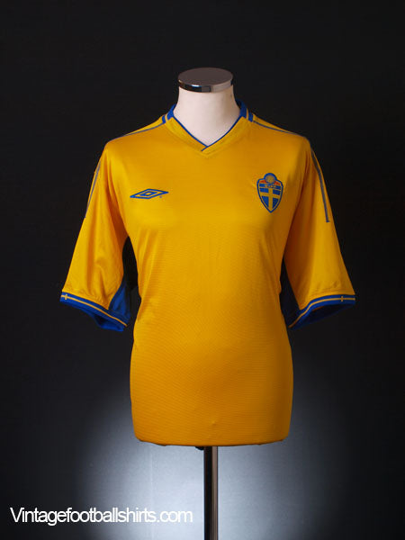 2003-04 Sweden Home Shirt L Football Shirt