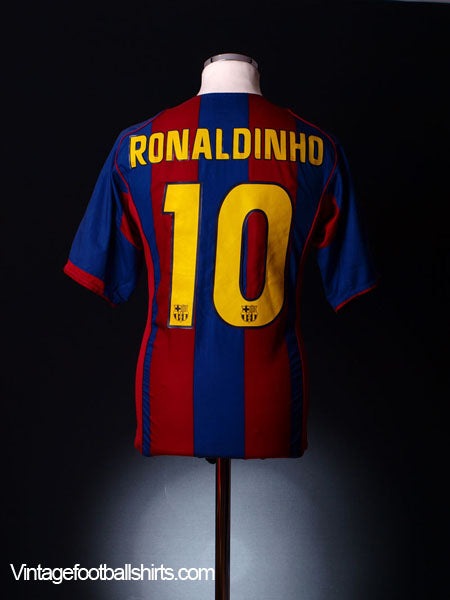 2004-05 Barcelona Home Shirt Ronaldinho #10 M.Boys Football Shirt