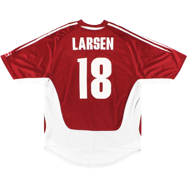 2004-06 Denmark adidas Home Shirt Larsen #18 M Football Shirt