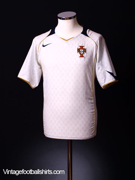 2004-06 Portugal Away Shirt L Football Shirt