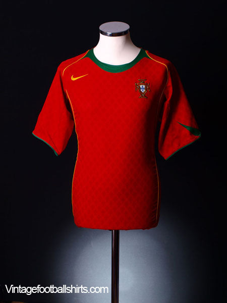 2004-06 Portugal Home Shirt S Football Shirt