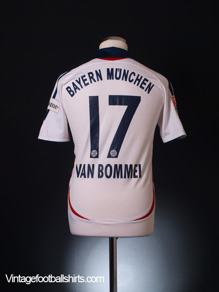 2006-07 Bayern Munich Away Shirt Van Bommel #17 S Football Shirt