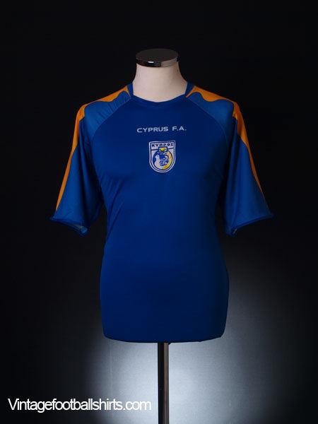 2006-08 Cyprus Home Shirt L Football Shirt