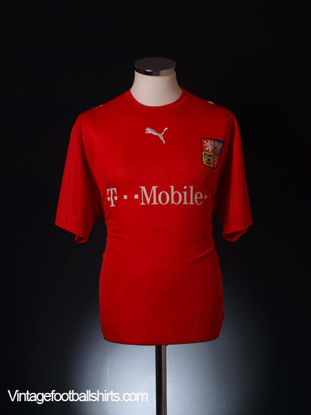 2006-08 Czech Republic Home Shirt L Football Shirt