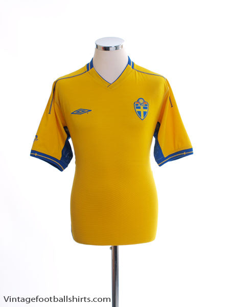 2003-04 Sweden Home Shirt M Football Shirt