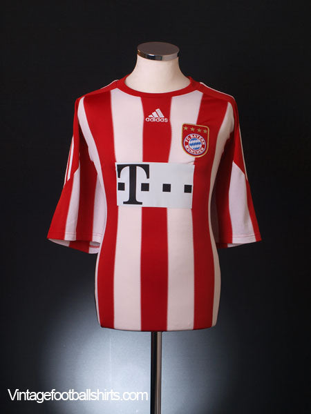 2010-11 Bayern Munich Home Shirt L Football Shirt