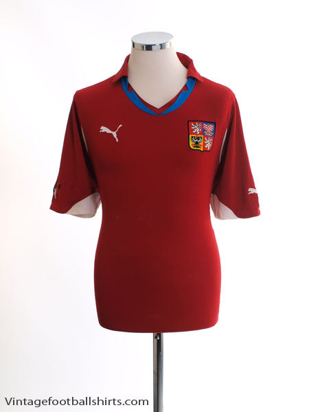 2010-11 Czech Republic Home Shirt M Football Shirt