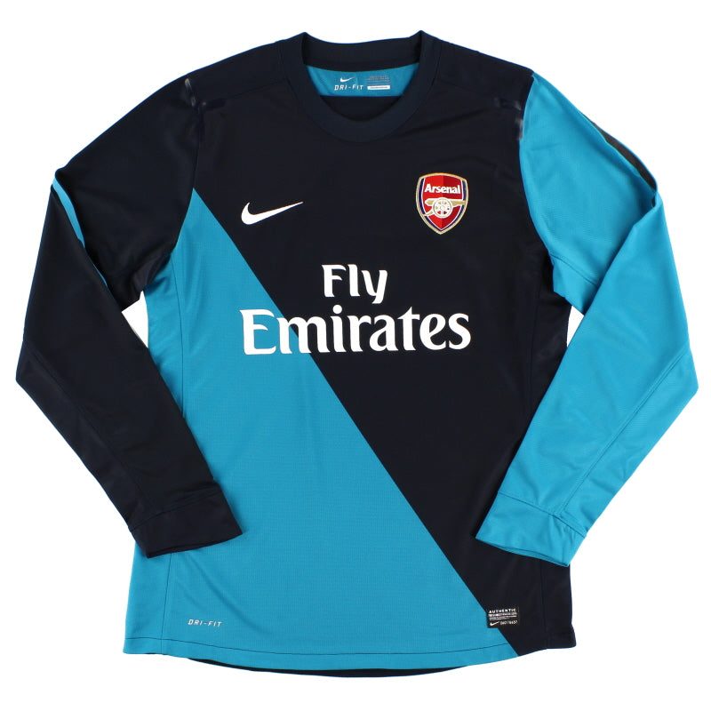 arsenal away kit 2011