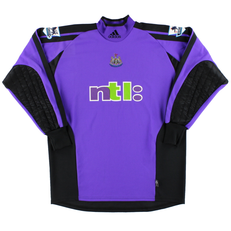 newcastle goalkeeper kit